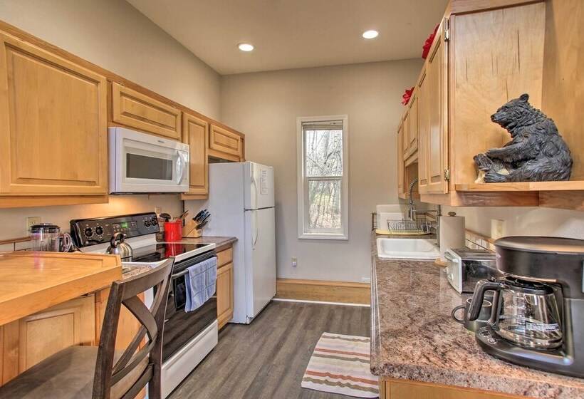 ~14 Mi To Schweitzer Mtn: Lakefront Home