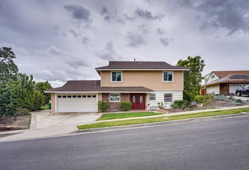 Santa Ana Home W/ Patio, 9 Mi To Disneyland!