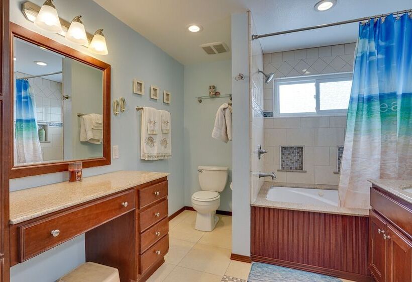 Santa Ana Home W/ Patio, 9 Mi To Disneyland!