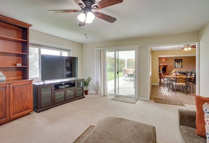 Santa Ana Home W/ Patio, 9 Mi To Disneyland!