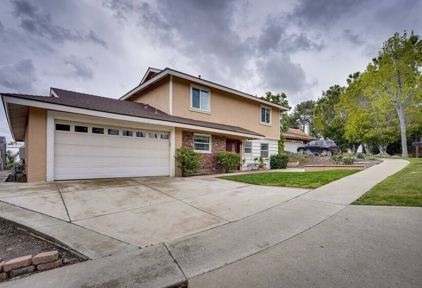 Santa Ana Home W/ Patio, 9 Mi To Disneyland!