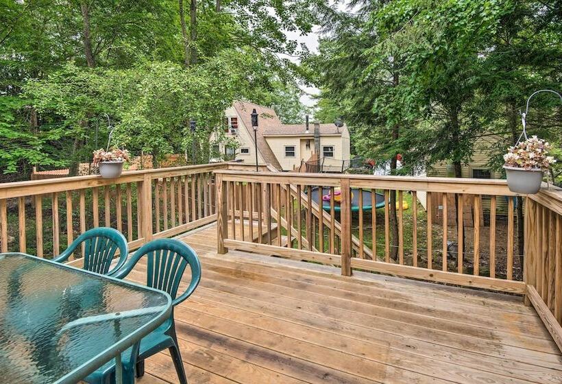 Sawyer Lake Retreat W/ Decks: Walk To Beach!