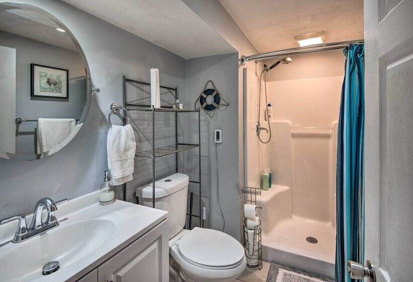 Sawyer Lake Retreat W/ Decks: Walk To Beach!