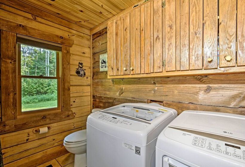 Scenic Cabin On 2 Acres Near Lake Holcombe Marina!