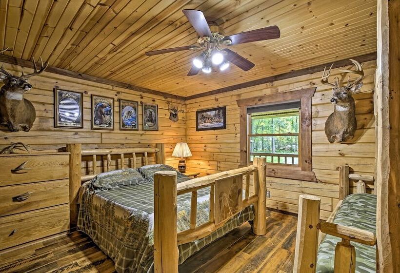 Scenic Cabin On 2 Acres Near Lake Holcombe Marina!