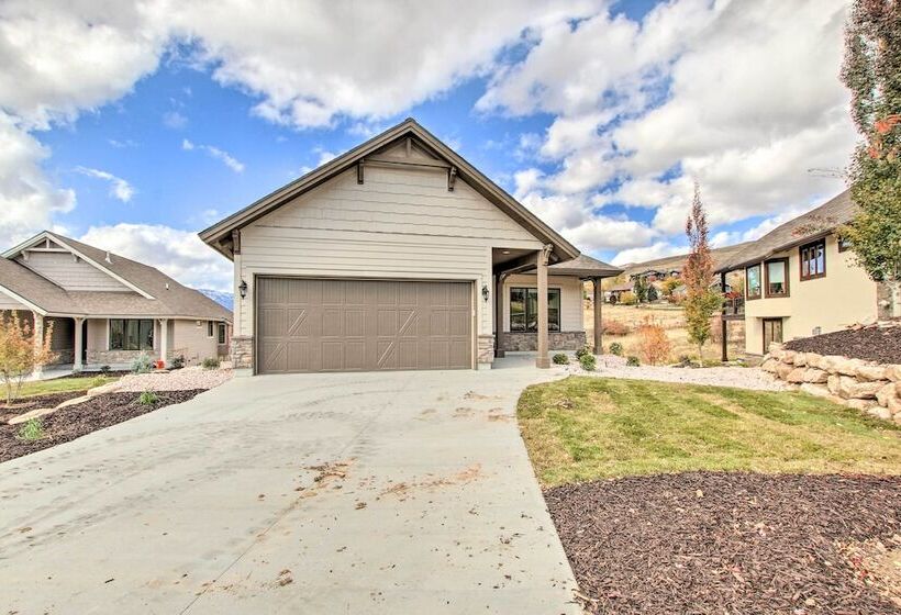 Scenic Eden Gem W/ Hot Tub ~ 6 Mi To Ski Area