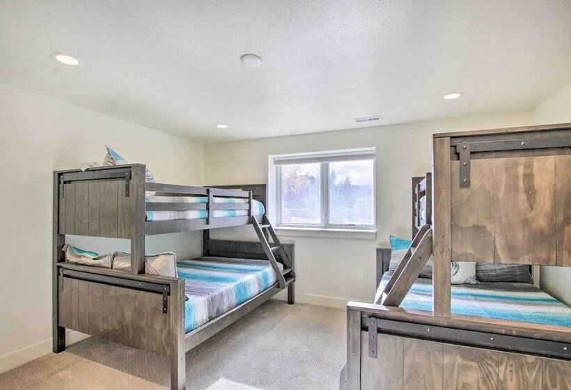 Scenic Eden Gem W/ Hot Tub ~ 6 Mi To Ski Area