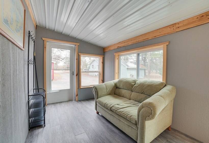 Scenic  Evan S Hideaway  Steps To Lake Huron!