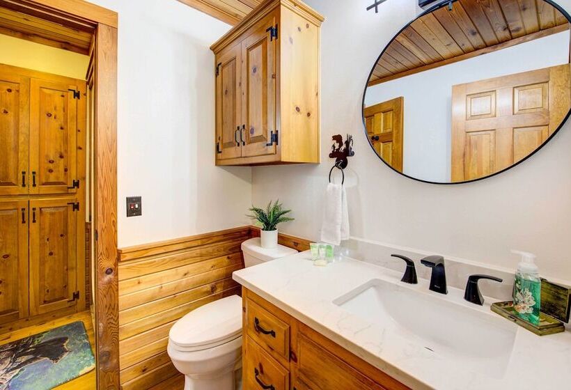 Secluded Beaver Lake Cabin W/ Private Dock!