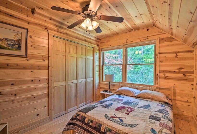 Secluded Cabin W/ Deck 13 Miles To Downtown Murphy