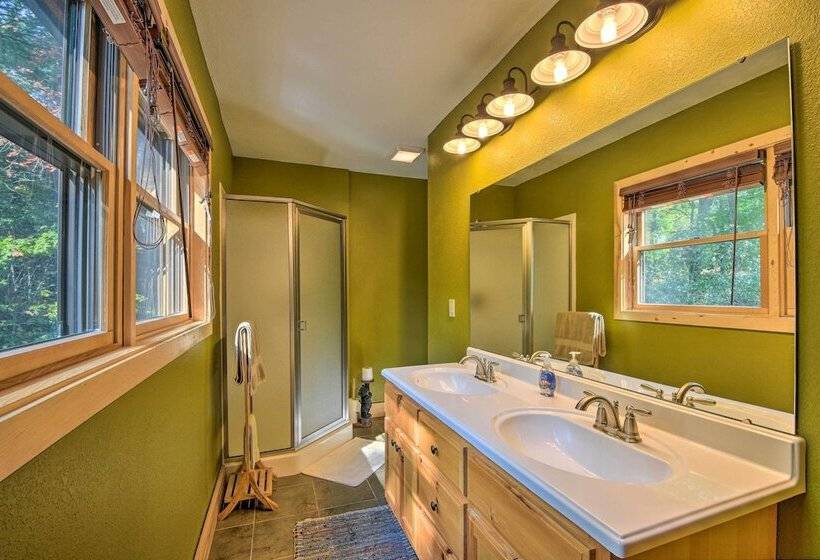 Secluded Cabin W/ Deck 13 Miles To Downtown Murphy