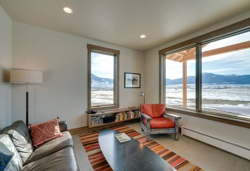 Secluded Paradise Valley Retreat W/ Stunning Views