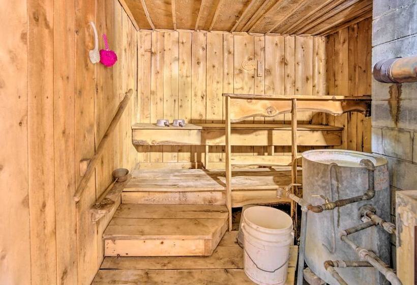 Secluded & Peaceful Upper Peninsula Getaway!