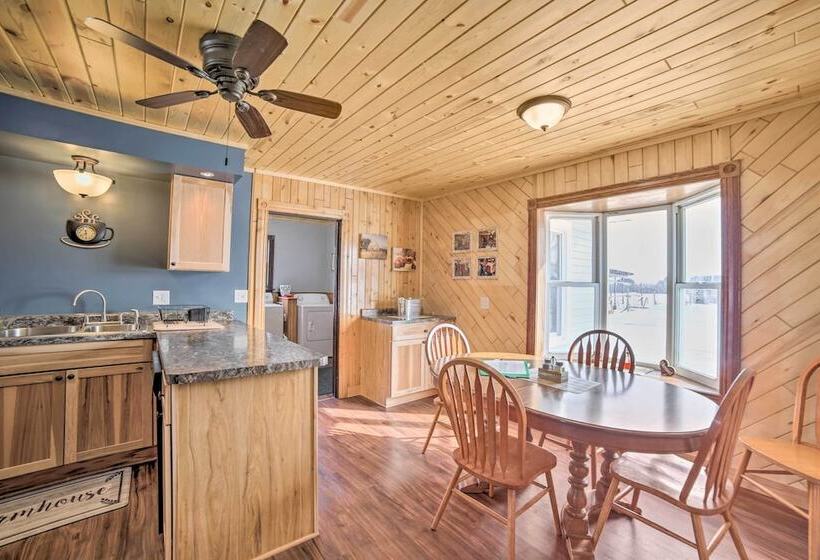 Secluded & Peaceful Upper Peninsula Getaway!