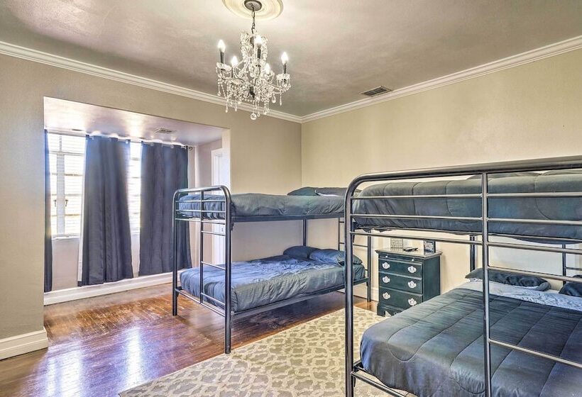 Secluded Ranch W/ Courtyard ~ 4 Mi To Odessa!