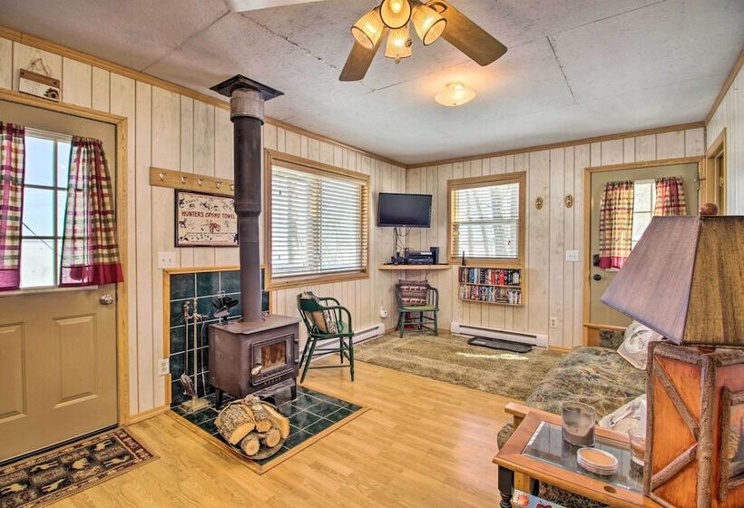 Secluded Remer Cabin W/ Lake Access!