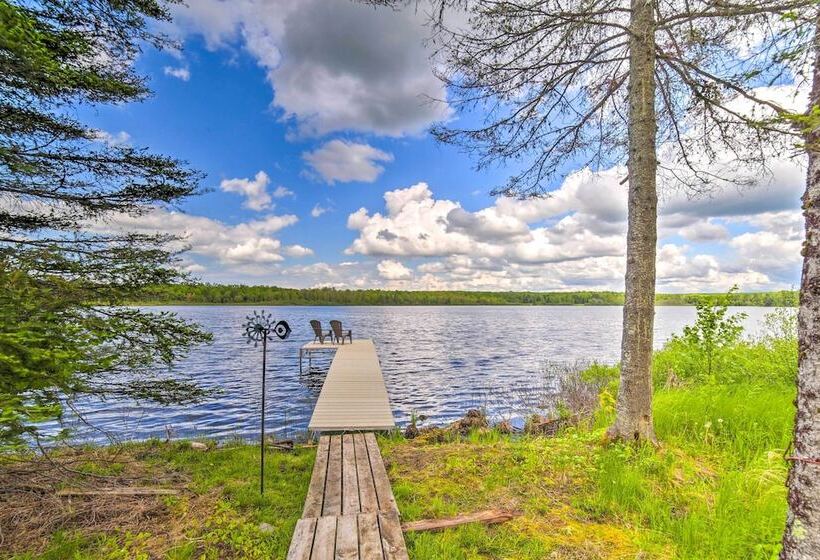 Secluded Woodsy Watersmeet Cabin W/ Fire Pit!