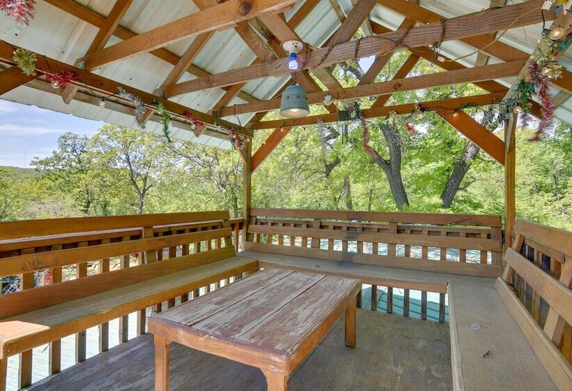 Serene Green Forest Hideaway W/ Spacious Yard