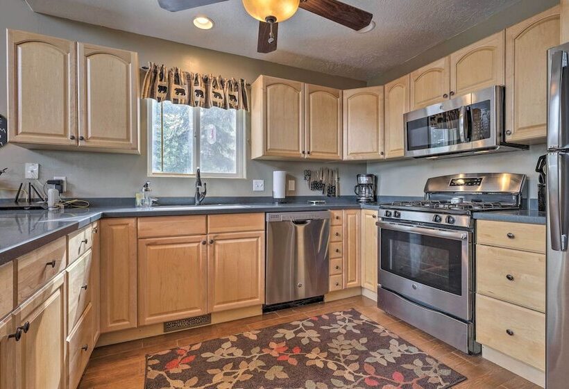 Cabin W/ Deck & Fire Pit In Duck Creek Village