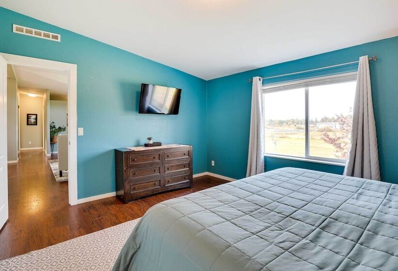 Serene Sequim Retreat W/ Deck: Pets Welcome!