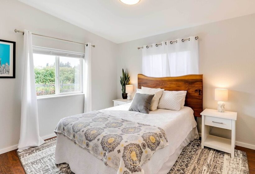 Serene Sequim Retreat W/ Deck: Pets Welcome!