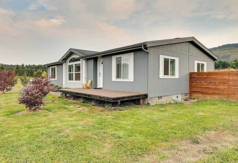 Serene Sequim Retreat W/ Deck: Pets Welcome!