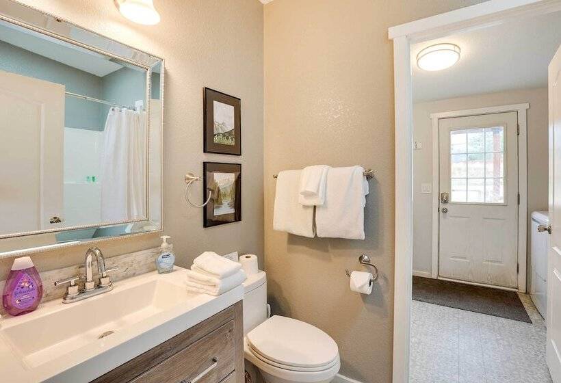 Serene Sequim Retreat W/ Deck: Pets Welcome!