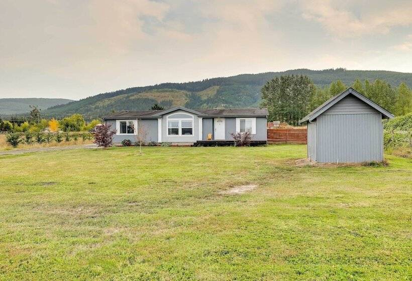 Serene Sequim Retreat W/ Deck: Pets Welcome!