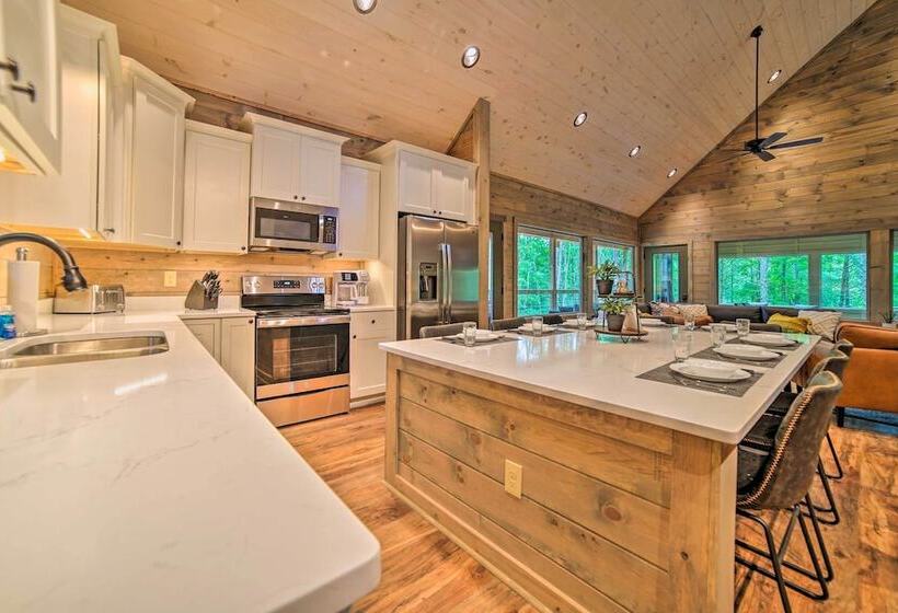 Sevierville Cabin W/ Hot Tub & Heated Indoor Pool