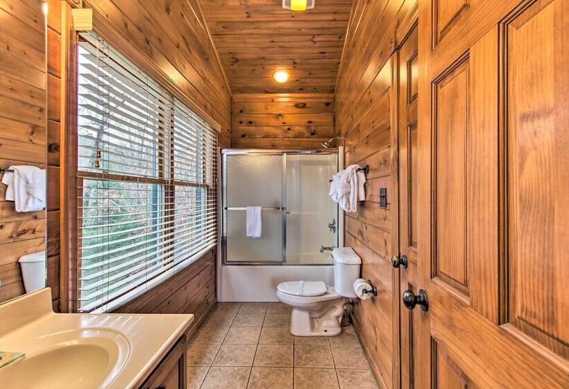 Sevierville Cabin W/ Hot Tub + Large Deck!