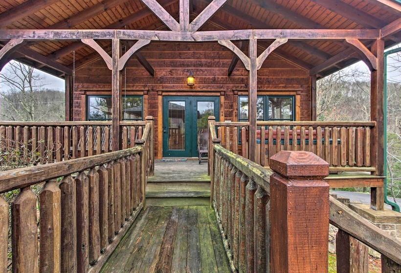 Sevierville Cabin W/ Hot Tub + Large Deck!