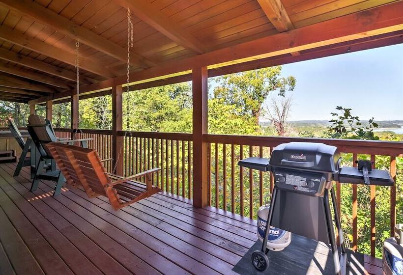 Sevierville Retreat: Private Hot Tub & Lake Views!