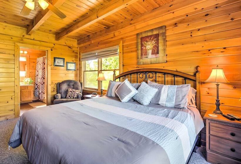 Sevierville Retreat: Private Hot Tub & Lake Views!
