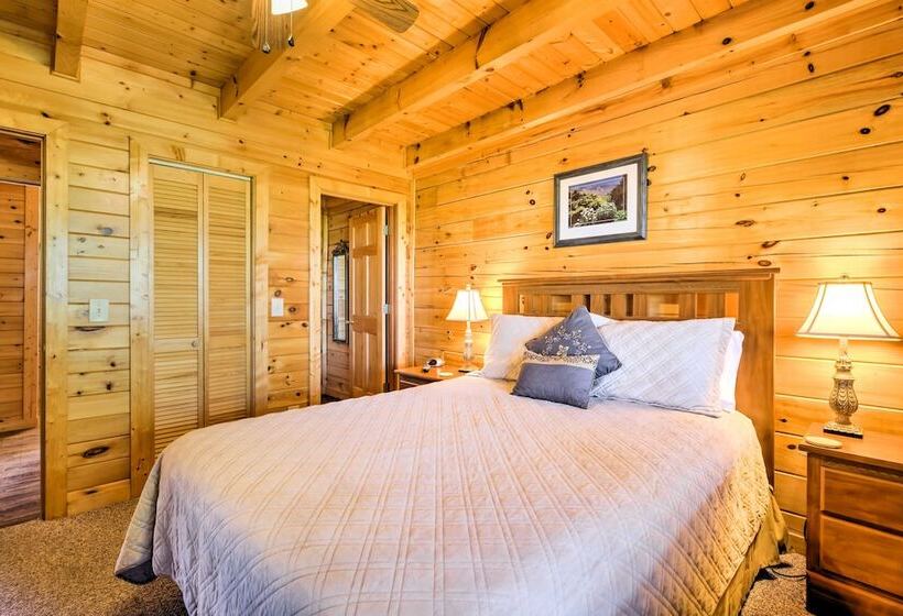 Sevierville Retreat: Private Hot Tub & Lake Views!