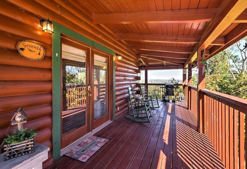 Sevierville Retreat: Private Hot Tub & Lake Views!