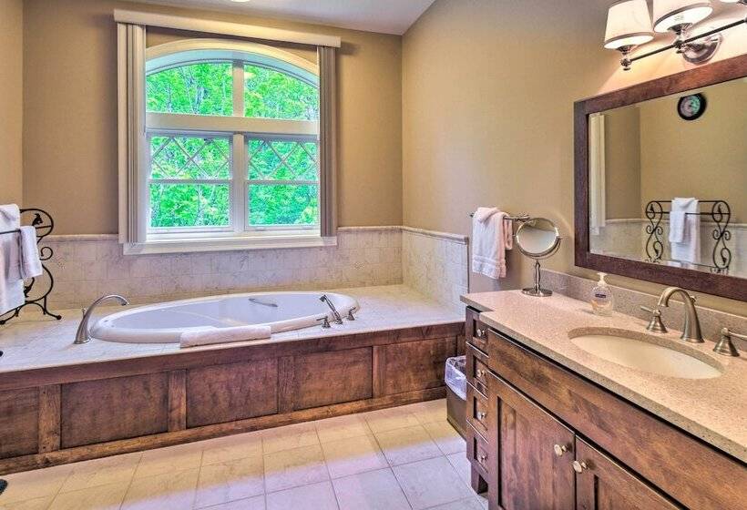 Spacious Bartlett Home W/ Fireplace + Kitchen