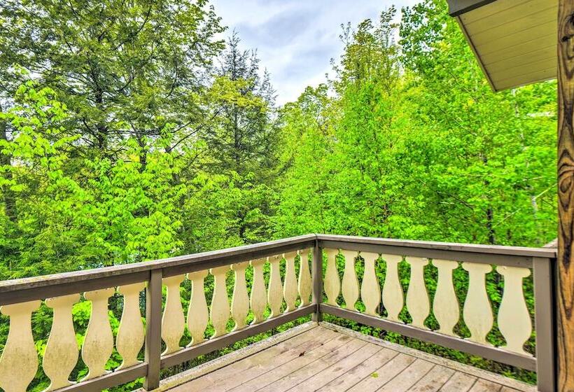 Spacious Bartlett Home W/ Fireplace + Kitchen