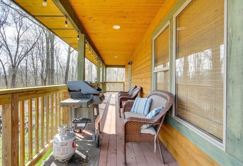 Spacious Buckeye Lake Home W/ Hot Tub & Fire Pit!