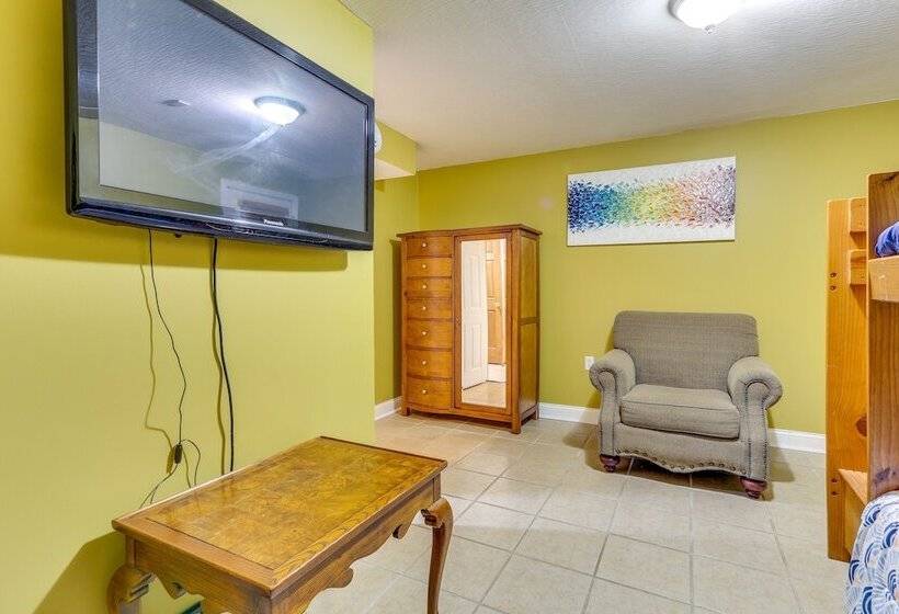 Spacious Buckeye Lake Home W/ Hot Tub & Fire Pit!