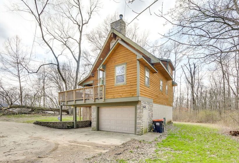 Spacious Buckeye Lake Home W/ Hot Tub & Fire Pit!