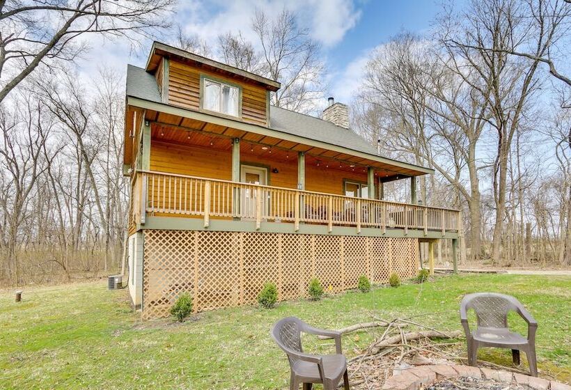 Spacious Buckeye Lake Home W/ Hot Tub & Fire Pit!