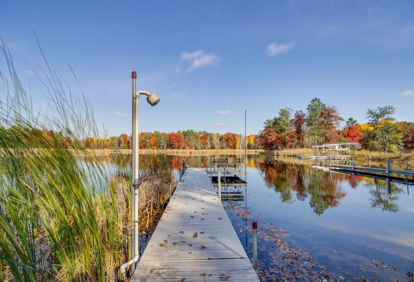 Spacious Cabin On Cross Lake: Treehouse & Sauna!