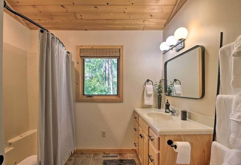 Spacious Cabin On Cross Lake: Treehouse & Sauna!