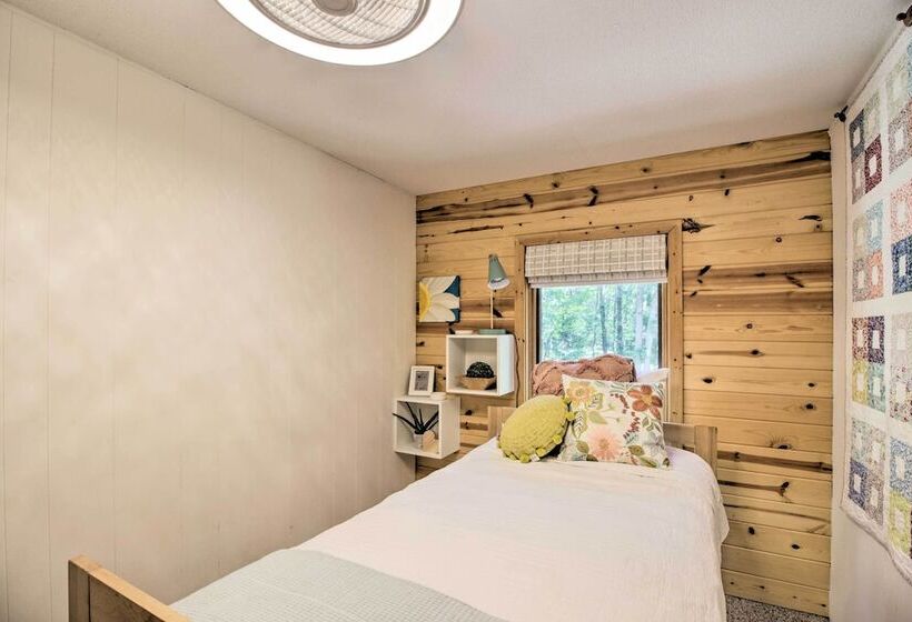 Spacious Cabin On Cross Lake: Treehouse & Sauna!