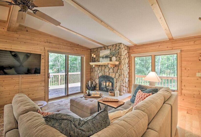 Spacious Cabin On Cross Lake: Treehouse & Sauna!