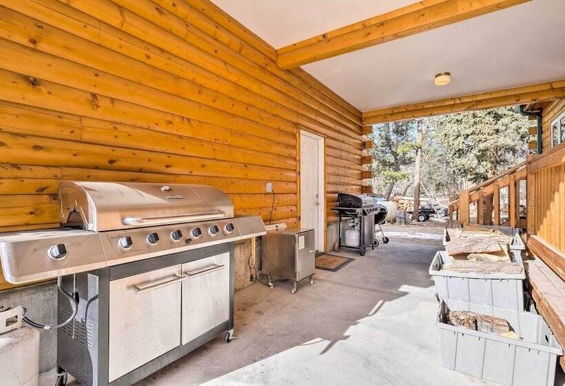 Spacious Fairplay Cabin W/ Deck & Dry Sauna!