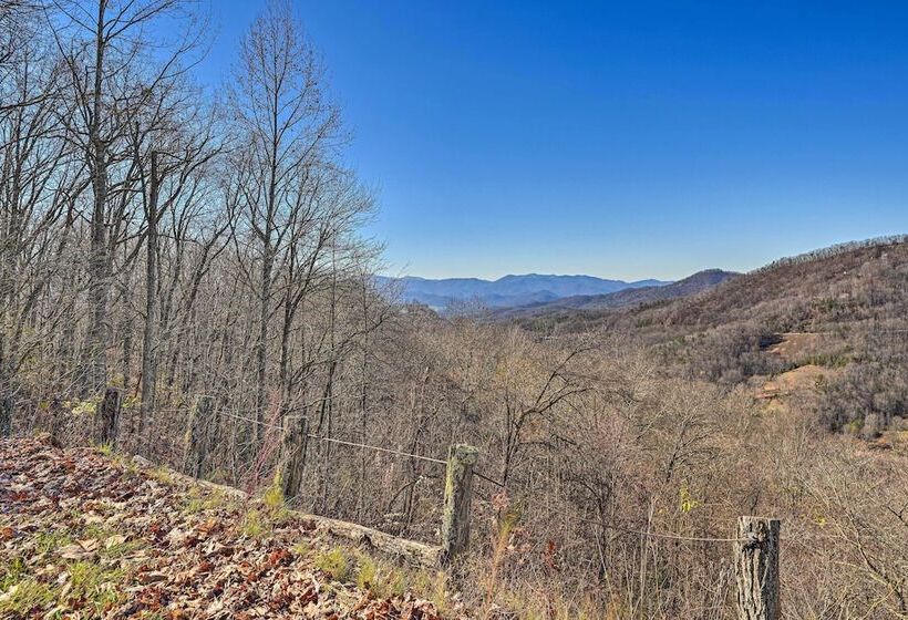 Spacious Franklin Cabin W/ Mountain Views!