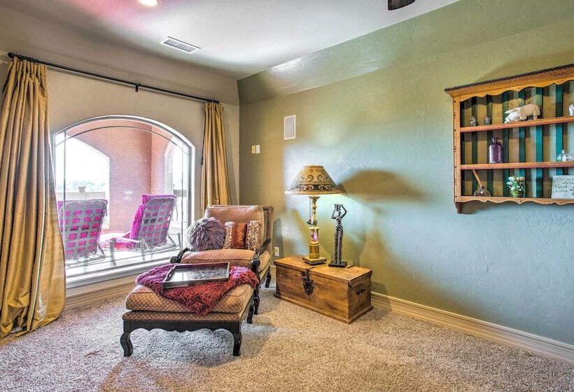 Spacious Grand Junction Home W/ Mountain View