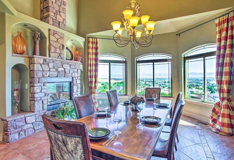 Spacious Grand Junction Home W/ Mountain View