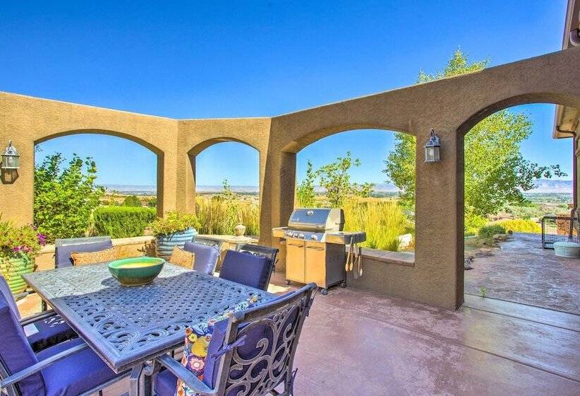 Spacious Grand Junction Home W/ Mountain View